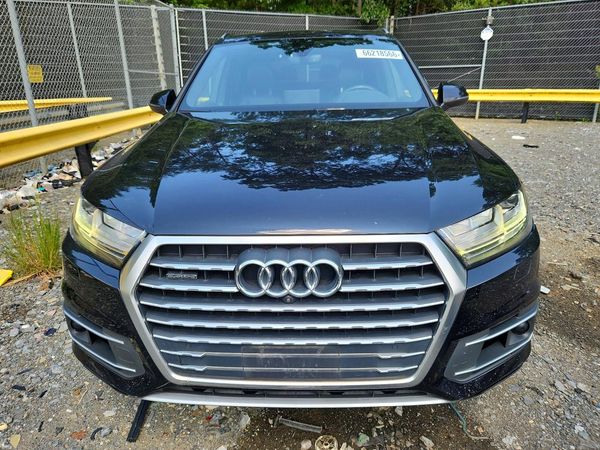 2017 AUDI Q7 quattro Premium Plus