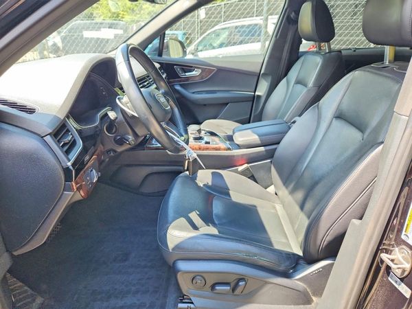 2017 AUDI Q7 quattro Premium Plus