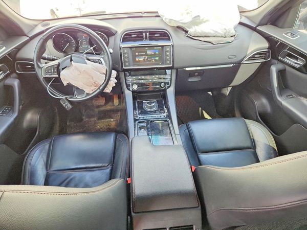 2018 JAGUAR F-PACE Standard