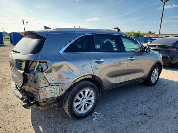 2018 KIA SORENTO L, LX