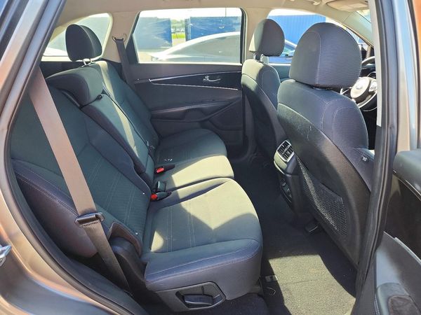 2018 KIA SORENTO L, LX
