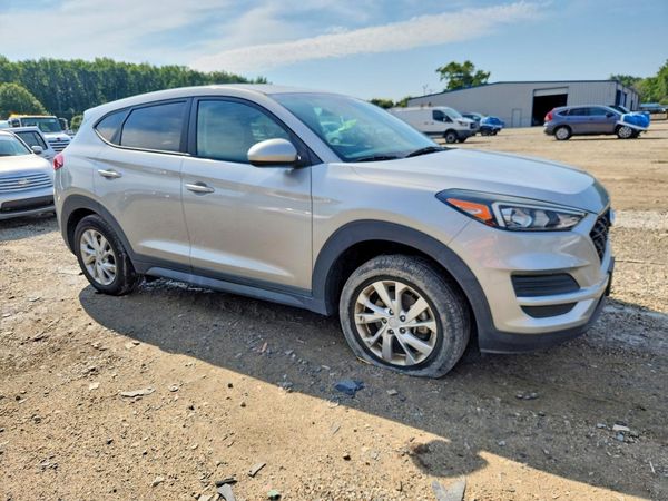 2021 HYUNDAI TUCSON SE