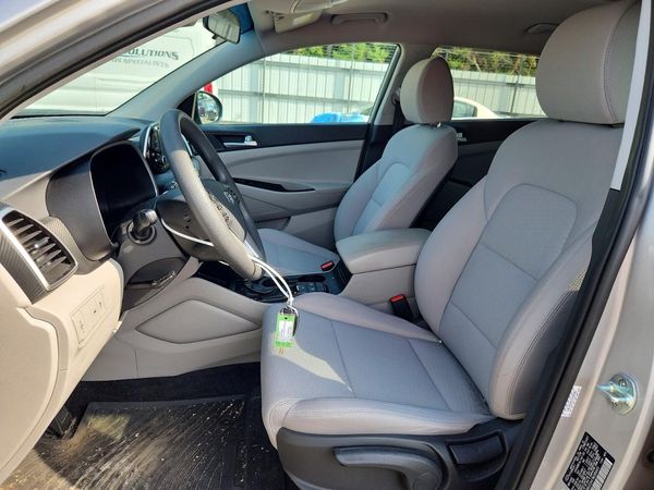 2021 HYUNDAI TUCSON SE