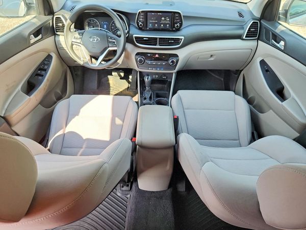 2021 HYUNDAI TUCSON SE