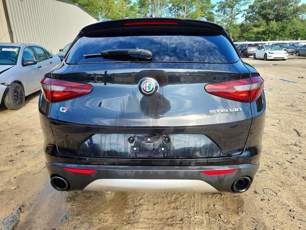 2018 ALFA ROMEO STELVIO