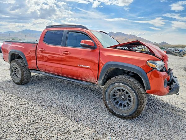 2017 TOYOTA TACOMA