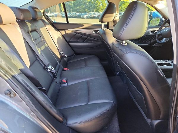 2017 INFINITI Q50