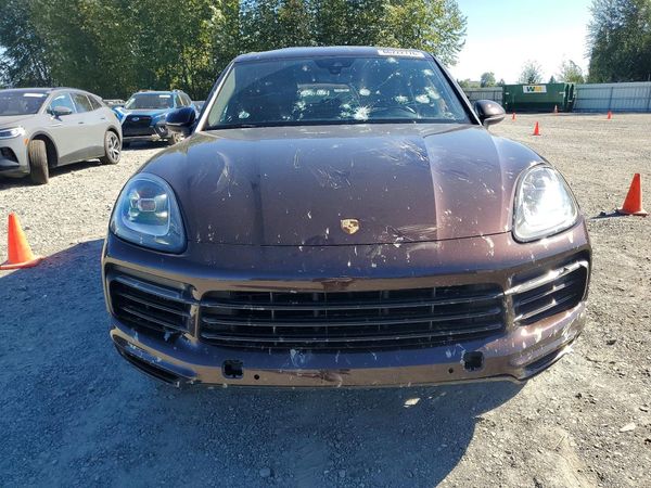 2019 PORSCHE CAYENNE