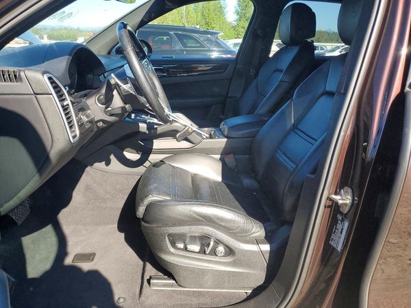 2019 PORSCHE CAYENNE