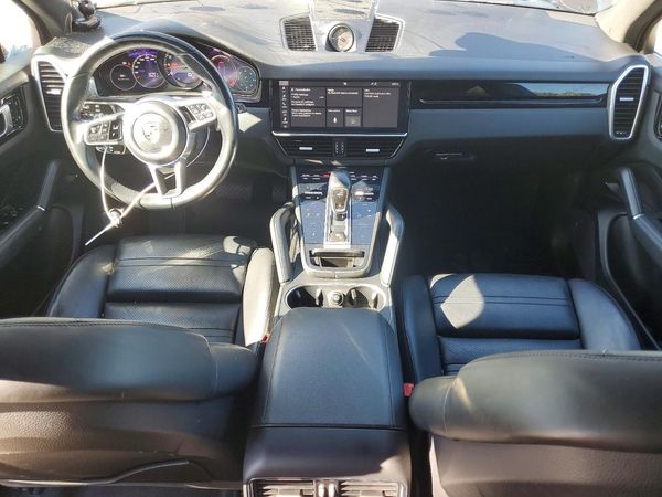 2019 PORSCHE CAYENNE