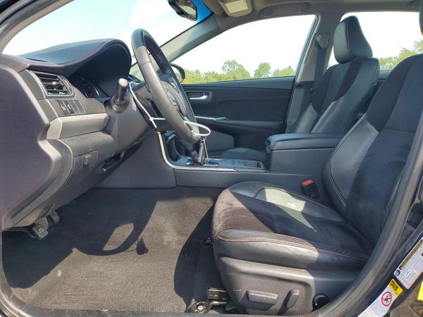 2015 TOYOTA CAMRY — DENT