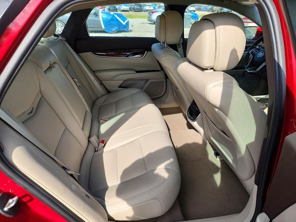 2013 CADILLAC XTS Luxury
