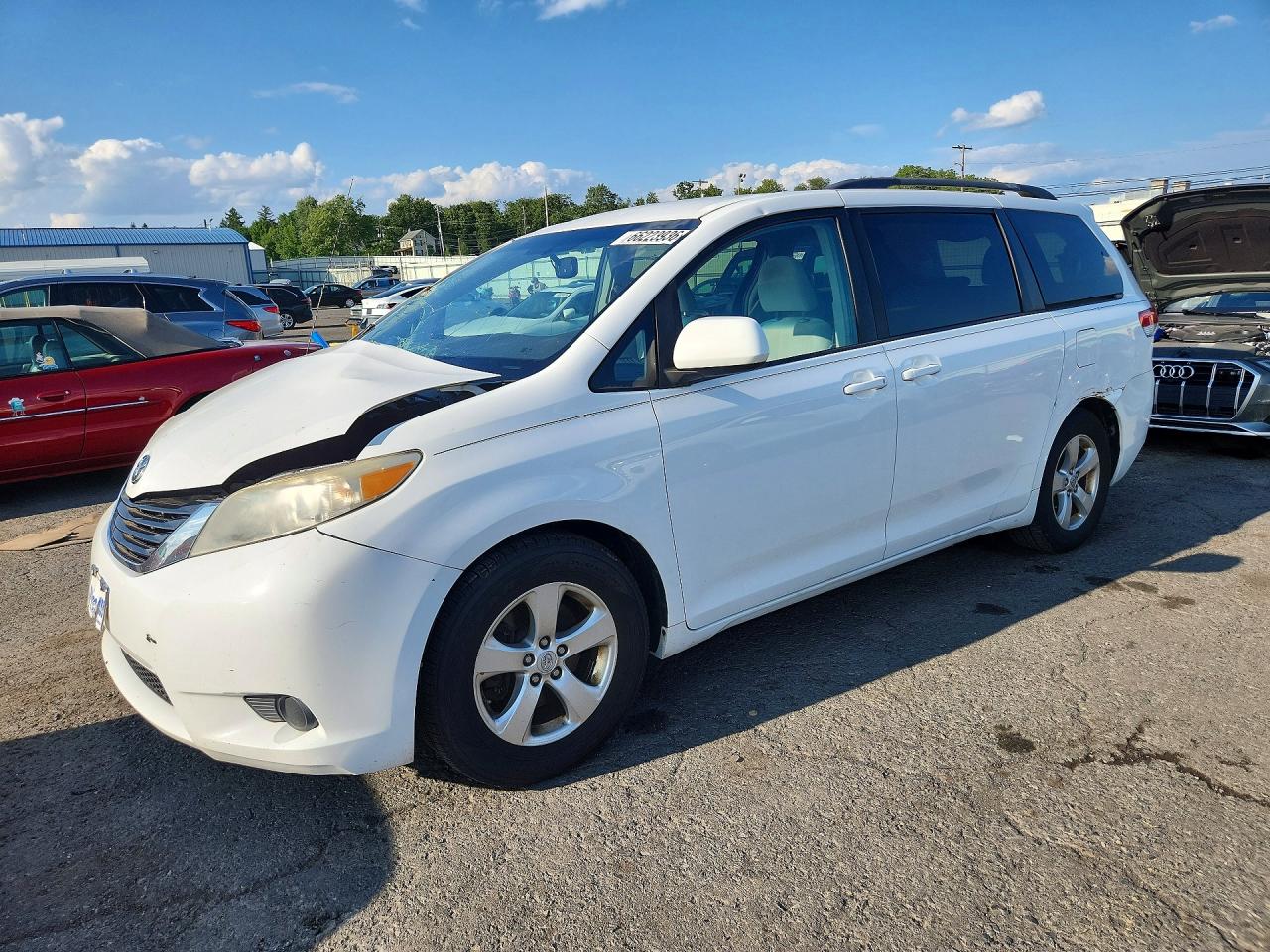 2013 TOYOTA SIENNA