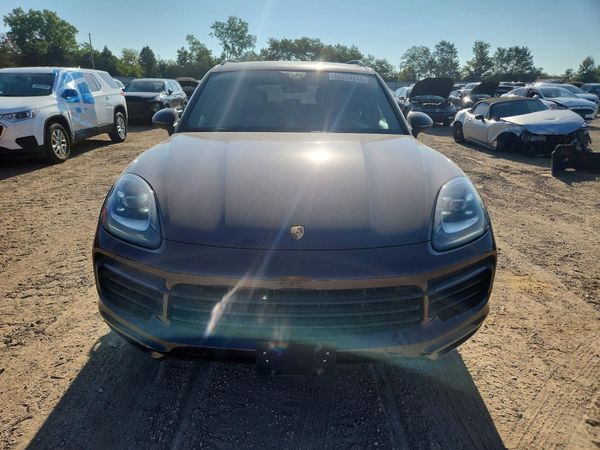 2019 PORSCHE CAYENNE