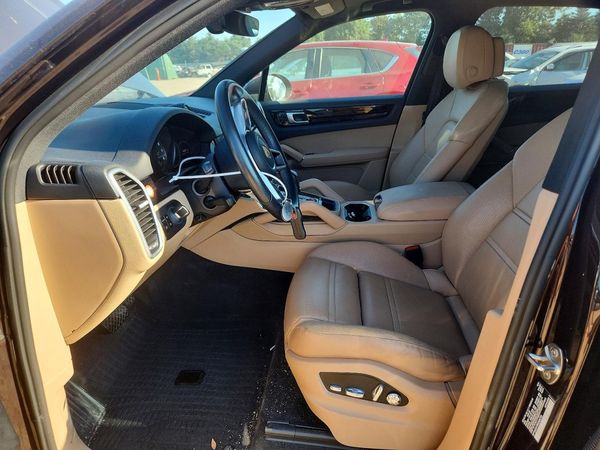 2019 PORSCHE CAYENNE
