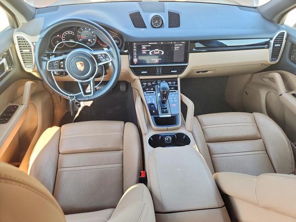 2019 PORSCHE CAYENNE