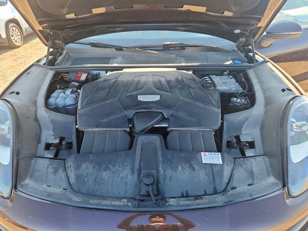 2019 PORSCHE CAYENNE