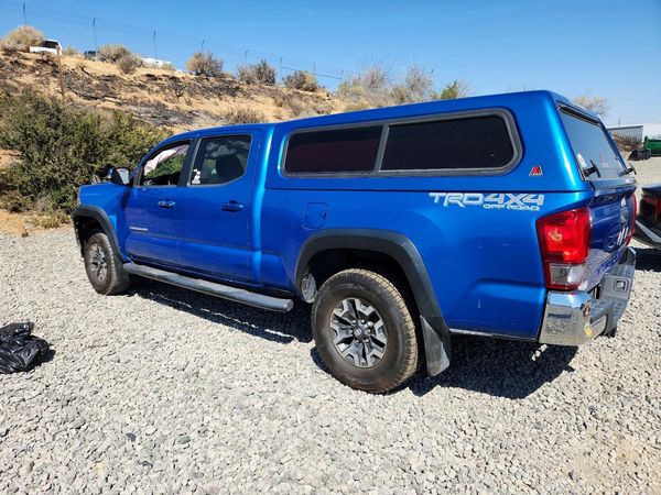 2017 TOYOTA TACOMA