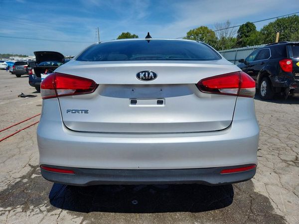 2018 KIA FORTE LX Base
