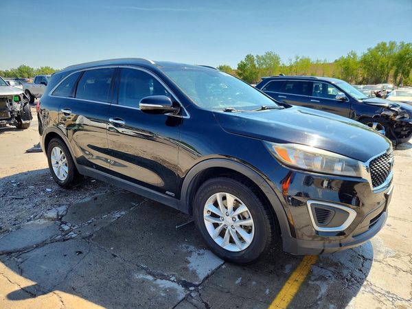 2016 KIA SORENTO L / LX
