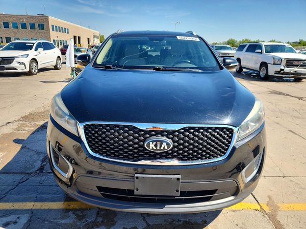 2016 KIA SORENTO L / LX