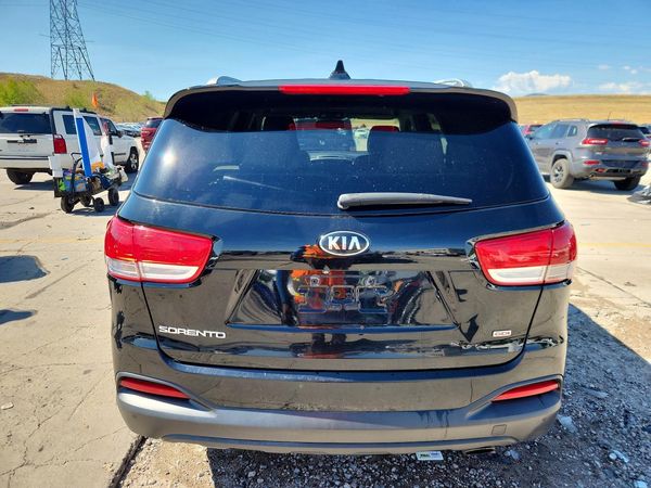 2016 KIA SORENTO L / LX