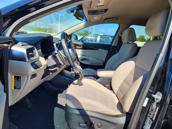 2016 KIA SORENTO L / LX