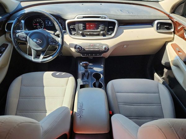 2016 KIA SORENTO L / LX