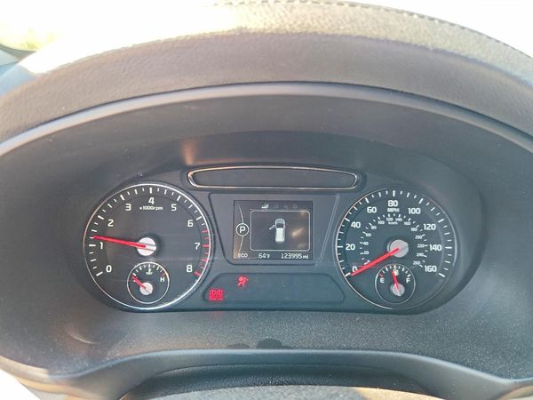 2016 KIA SORENTO L / LX