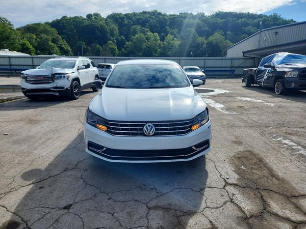 2017 VOLKSWAGEN PASSAT