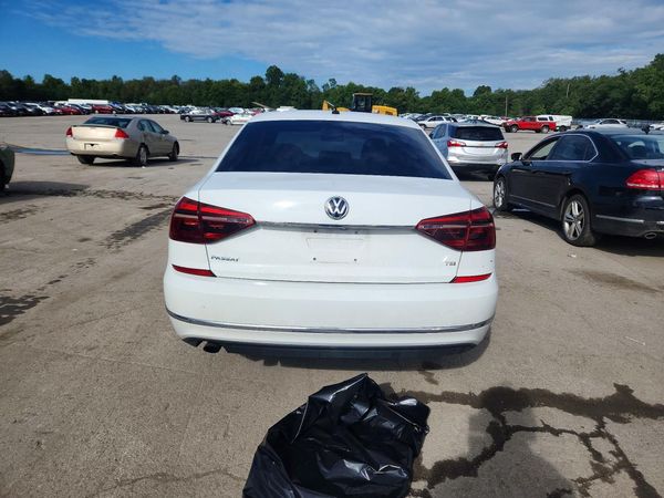 2017 VOLKSWAGEN PASSAT