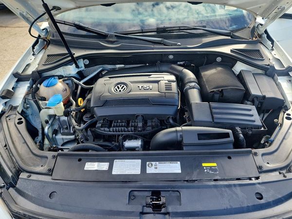 2017 VOLKSWAGEN PASSAT