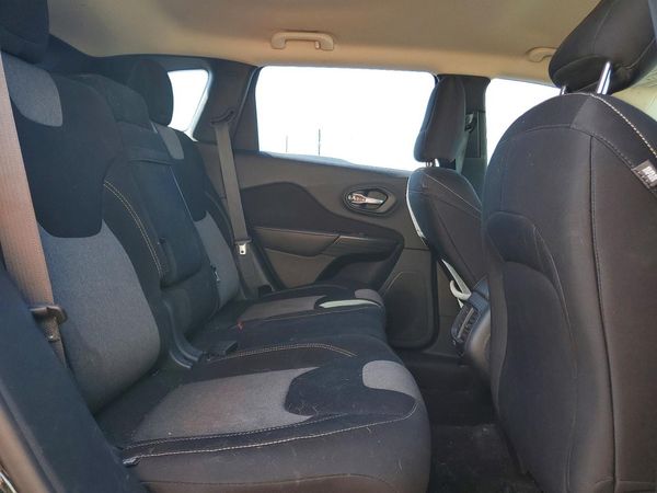 2015 JEEP CHEROKEE Sport