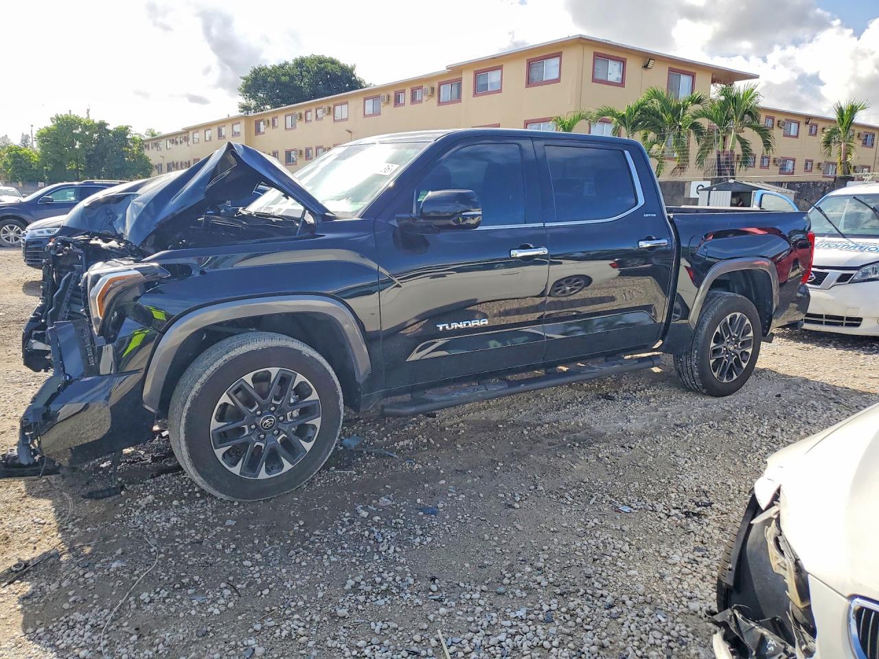 2025 TOYOTA TUNDRA