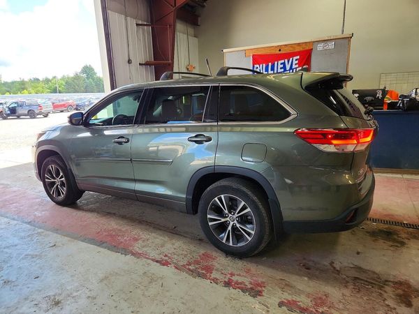 2017 TOYOTA HIGHLANDER LE/LE Plus