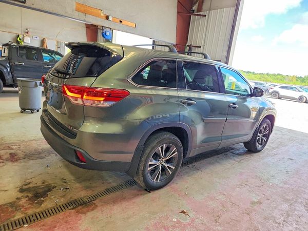 2017 TOYOTA HIGHLANDER LE/LE Plus
