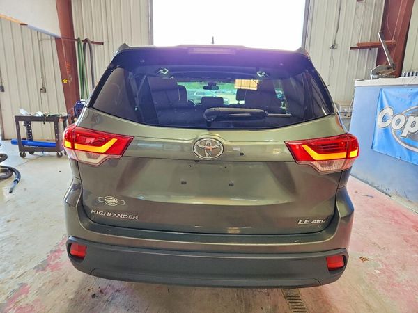 2017 TOYOTA HIGHLANDER LE/LE Plus