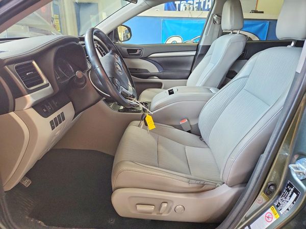 2017 TOYOTA HIGHLANDER LE/LE Plus