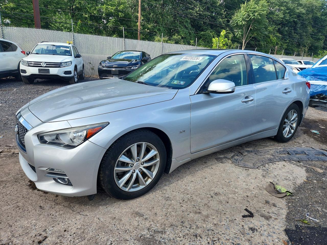 2016 INFINITI Q50