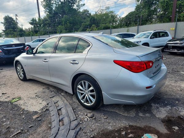 2016 INFINITI Q50