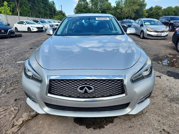 2016 INFINITI Q50