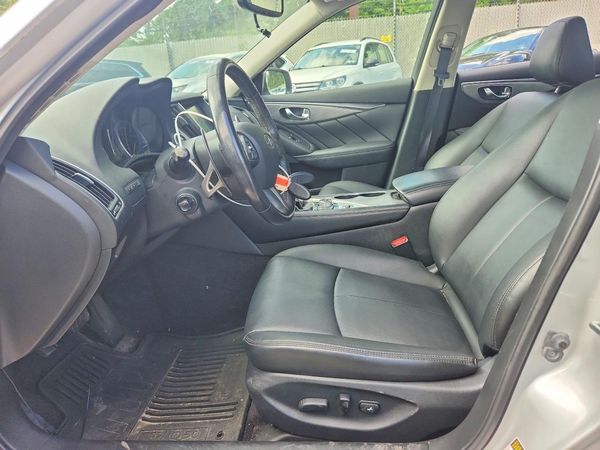 2016 INFINITI Q50