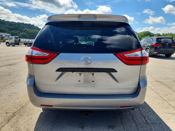 2017 TOYOTA SIENNA L