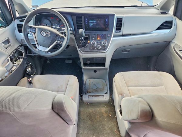 2017 TOYOTA SIENNA L