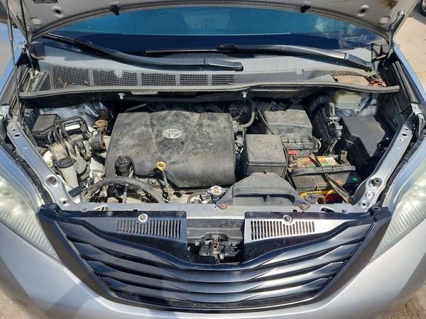 2017 TOYOTA SIENNA L