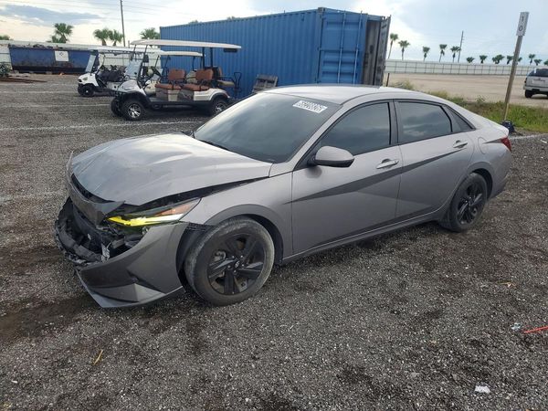 2022 HYUNDAI ELANTRA