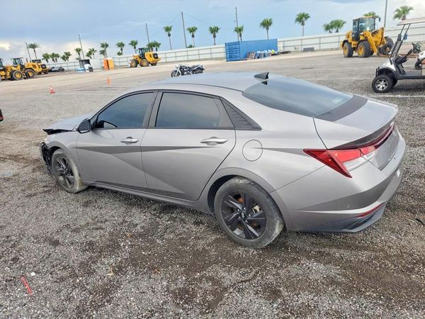 2022 HYUNDAI ELANTRA SEL