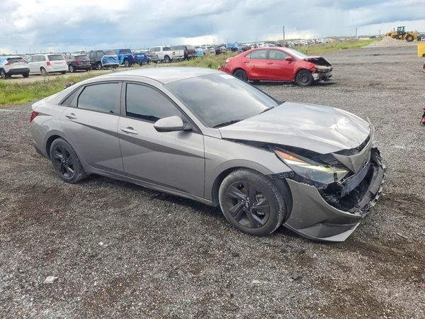 2022 HYUNDAI ELANTRA SEL