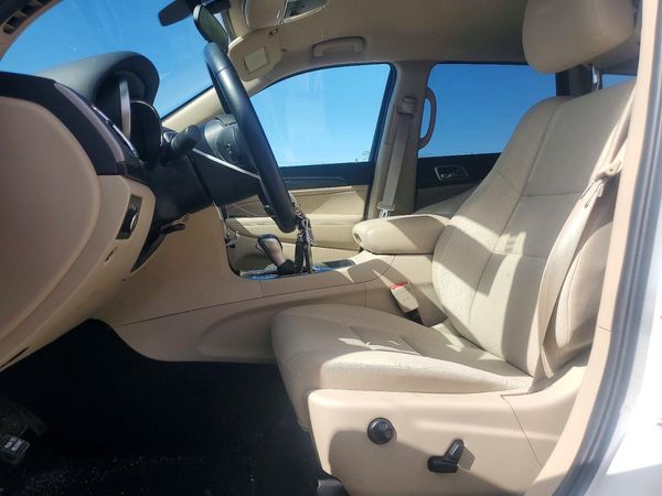 2020 JEEP GRAND CHEROKEE Laredo
