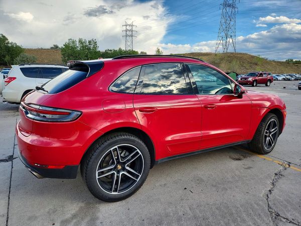 2020 PORSCHE MACAN
